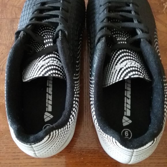 Vazari Unisex Kids Soccer Shoes Girls Size 6 - Picture 2 of 3